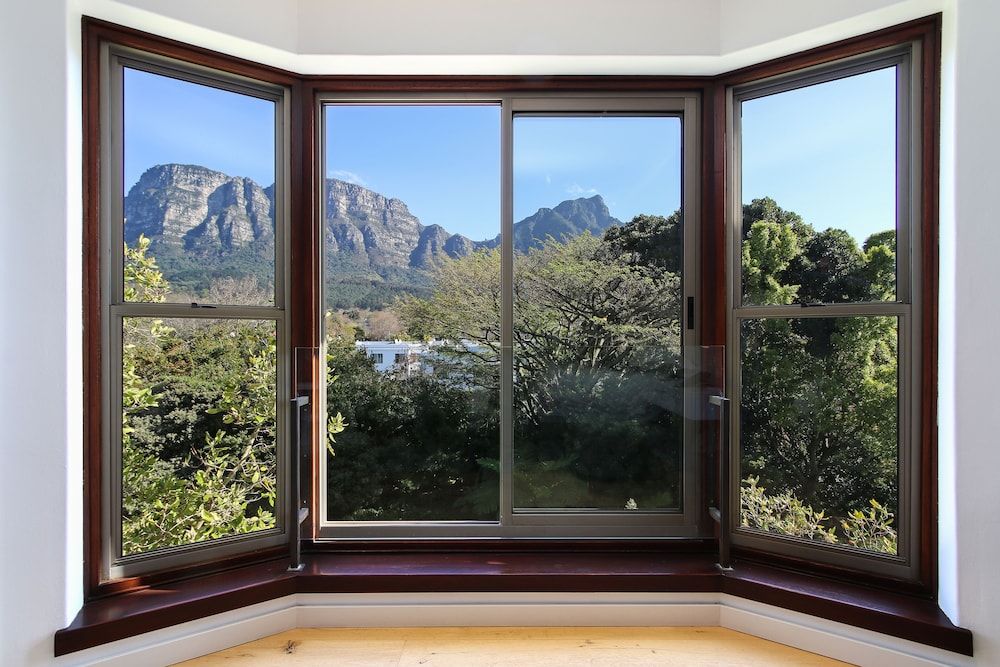 Vineyard Hotel Superior Room, 1 King Bed, Mountain View 6