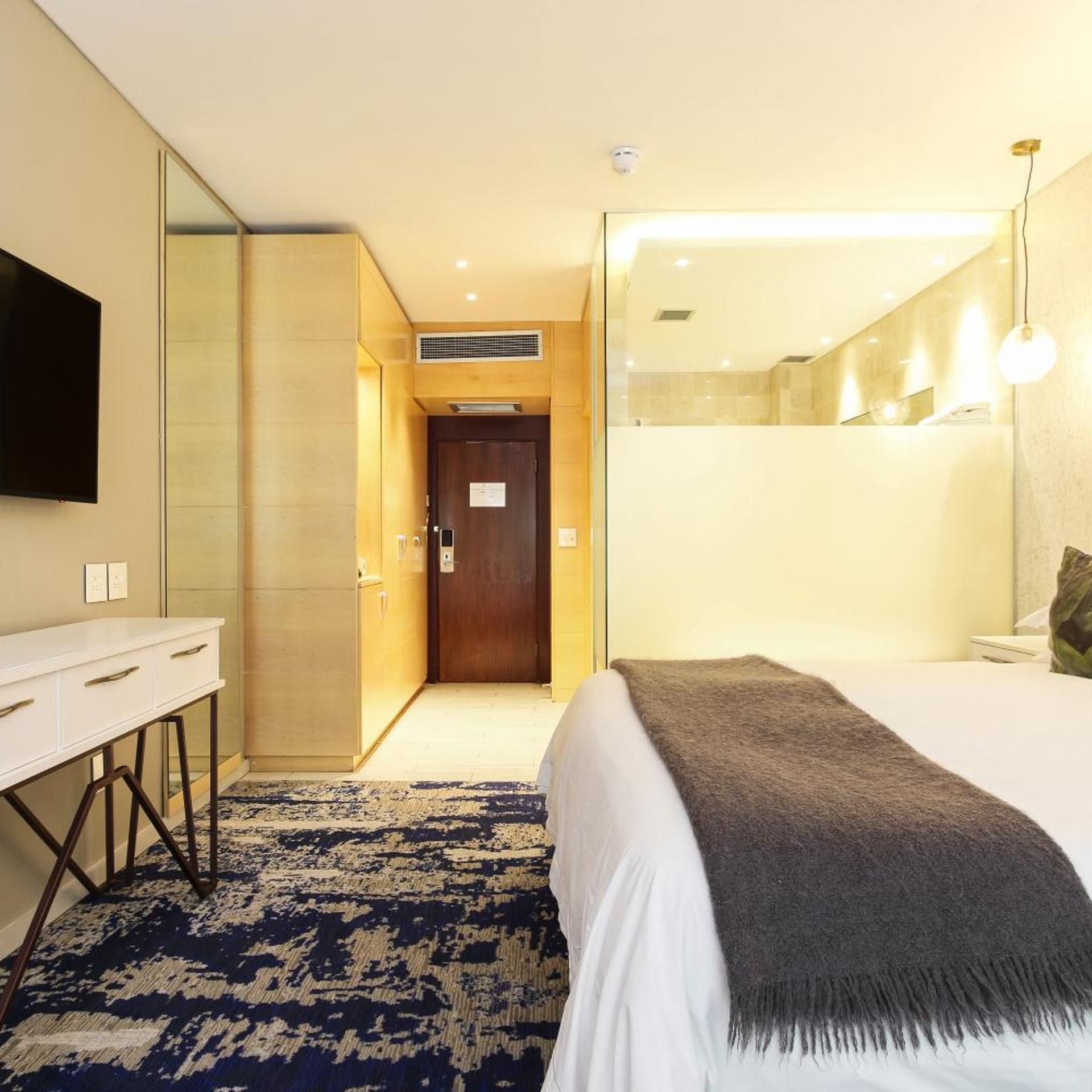 undefined Vineyard Hotel 8