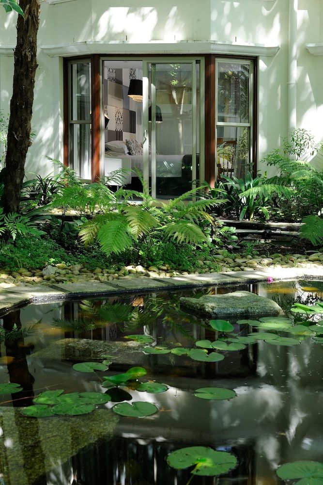 undefined Vineyard Hotel 7