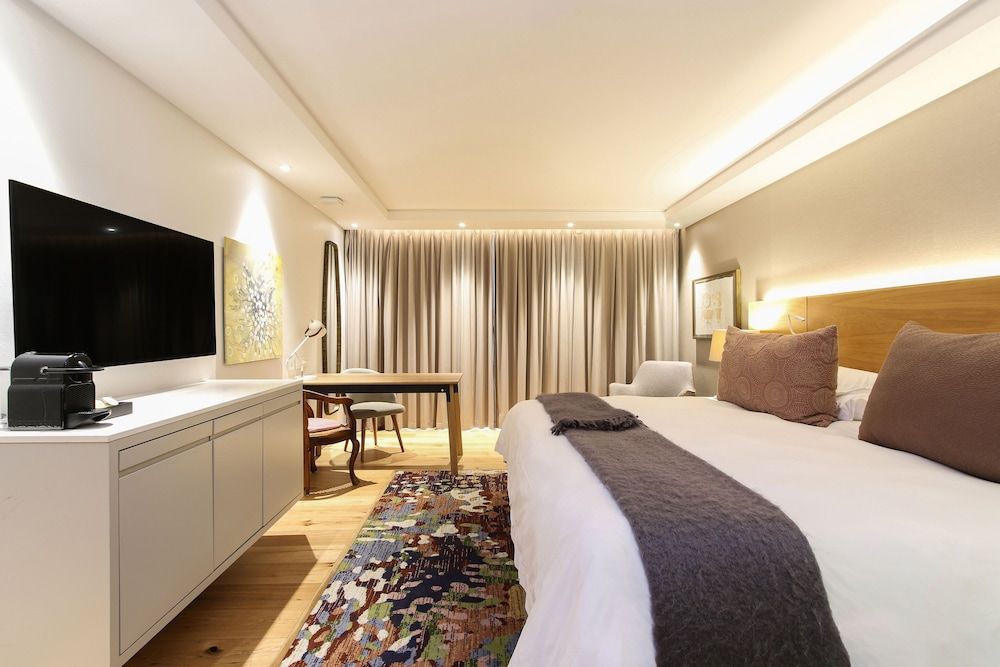 undefined Vineyard Hotel 5