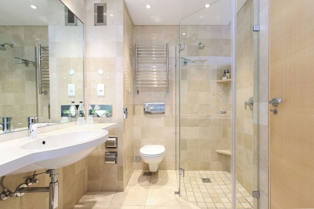 Vineyard Hotel Superior Room, 1 King Bed, Mountain View 5