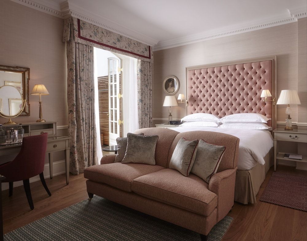 Cliveden House - an Iconic Luxury Hotel Classic Room, Hot Tub (Hot Tub on the Terrace)