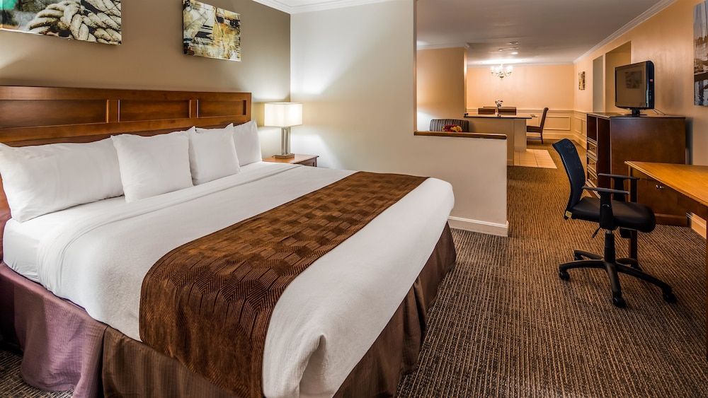 Suite, 1 Queen Bed, Non Smoking, Jetted Tub (with Sofabed)