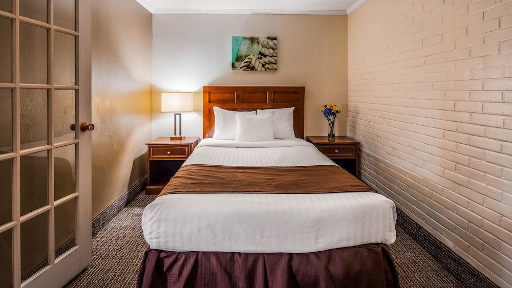 Standard Room, 1 Double Bed, Non Smoking (with Sofabed)