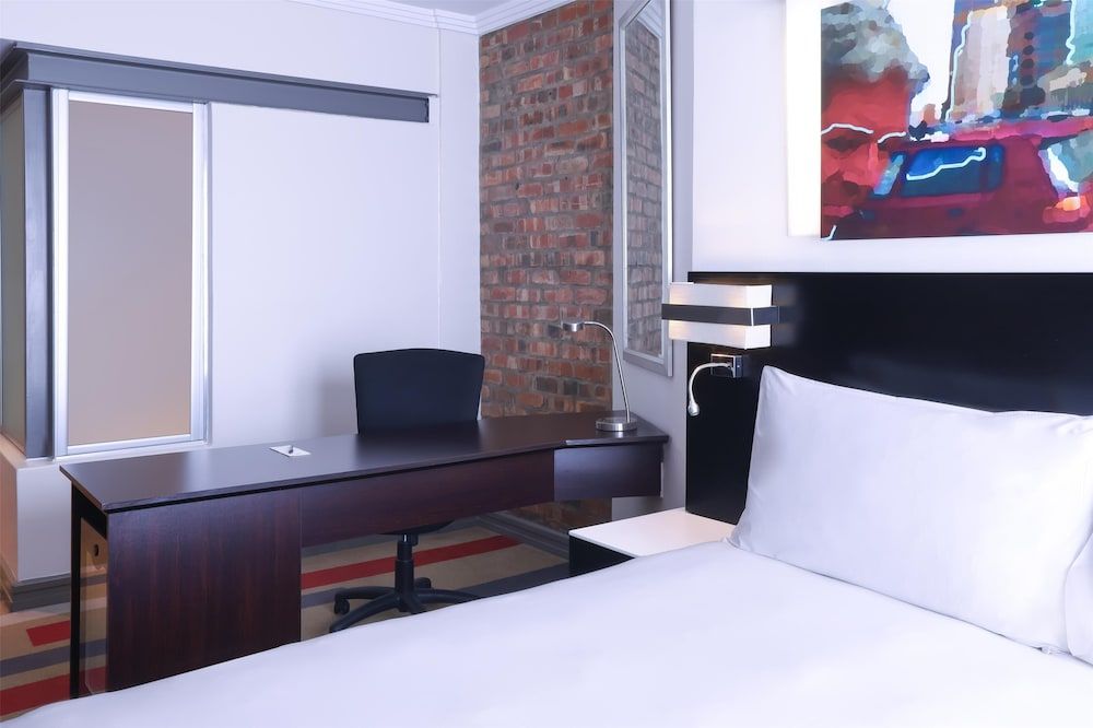 Garden Court Victoria Junction Standard King or Twn Room 9
