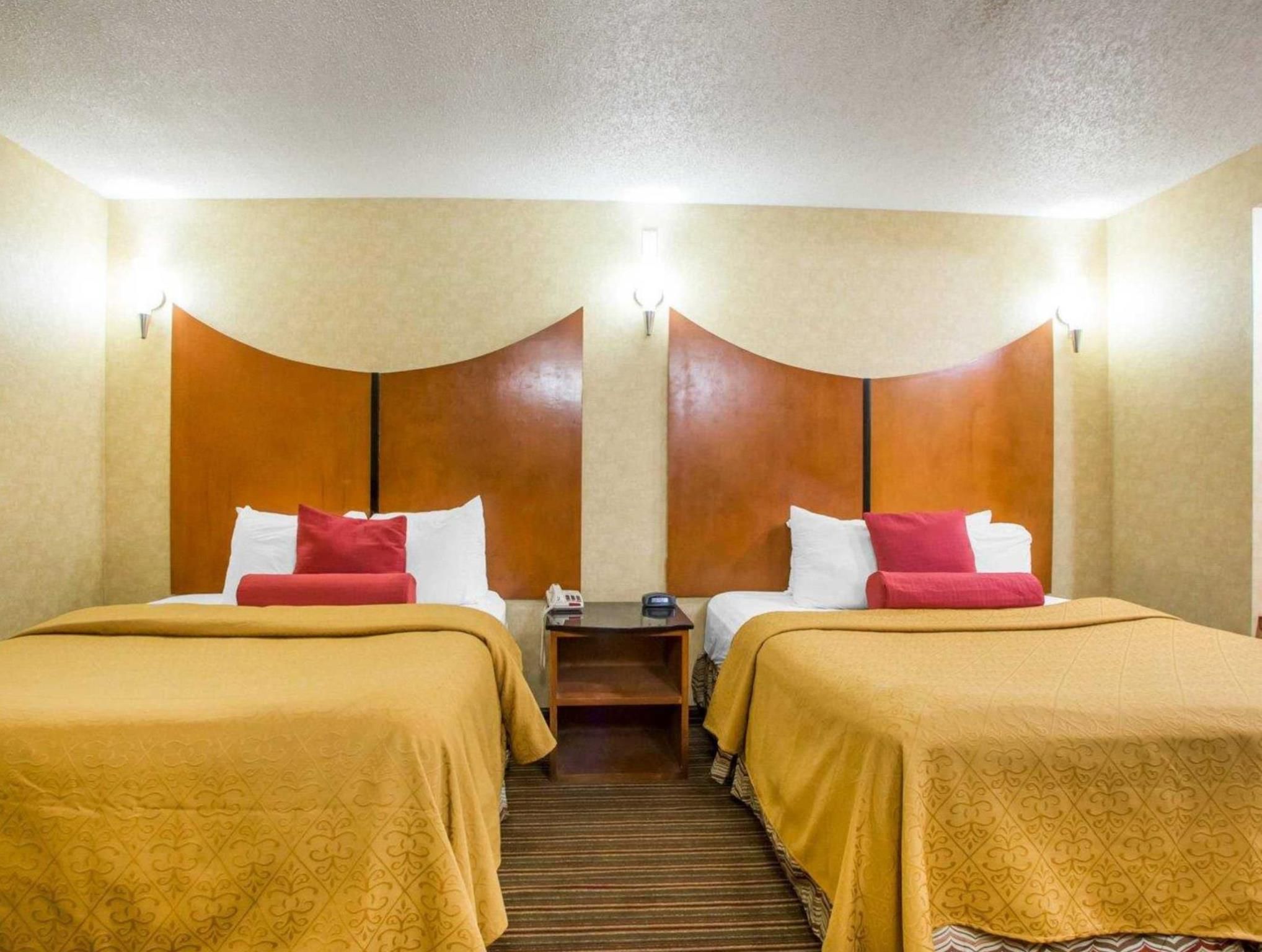 undefined Quality Inn & Suites North/Polaris 7