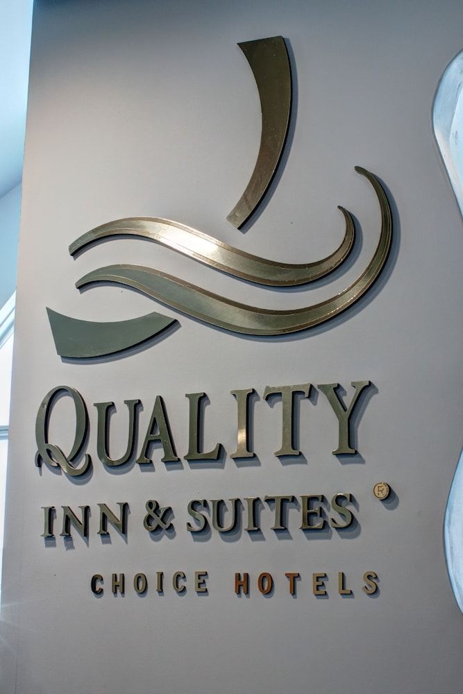 undefined Quality Inn & Suites North/Polaris 5
