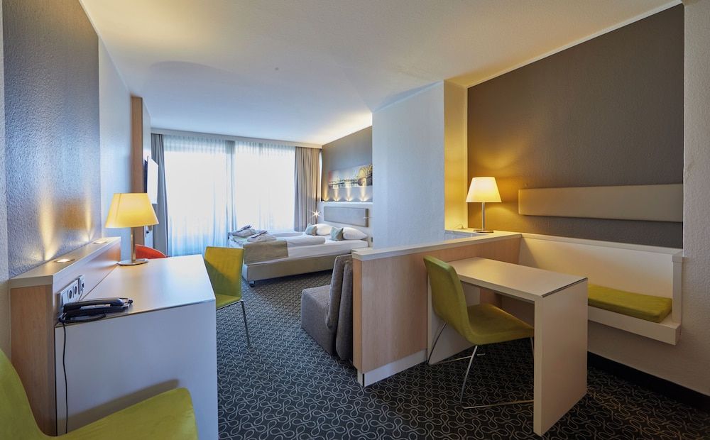 Privilege, Room, 1 King Bed, Balcony