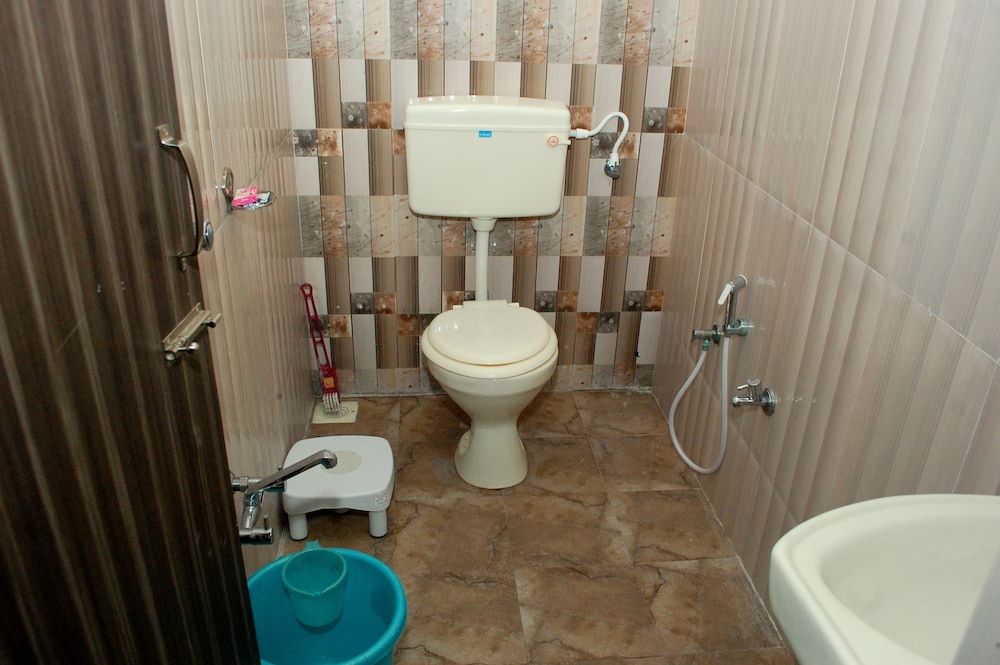 The Sky Comfort - Hotel The Heaven Deluxe Double Bed AC 4