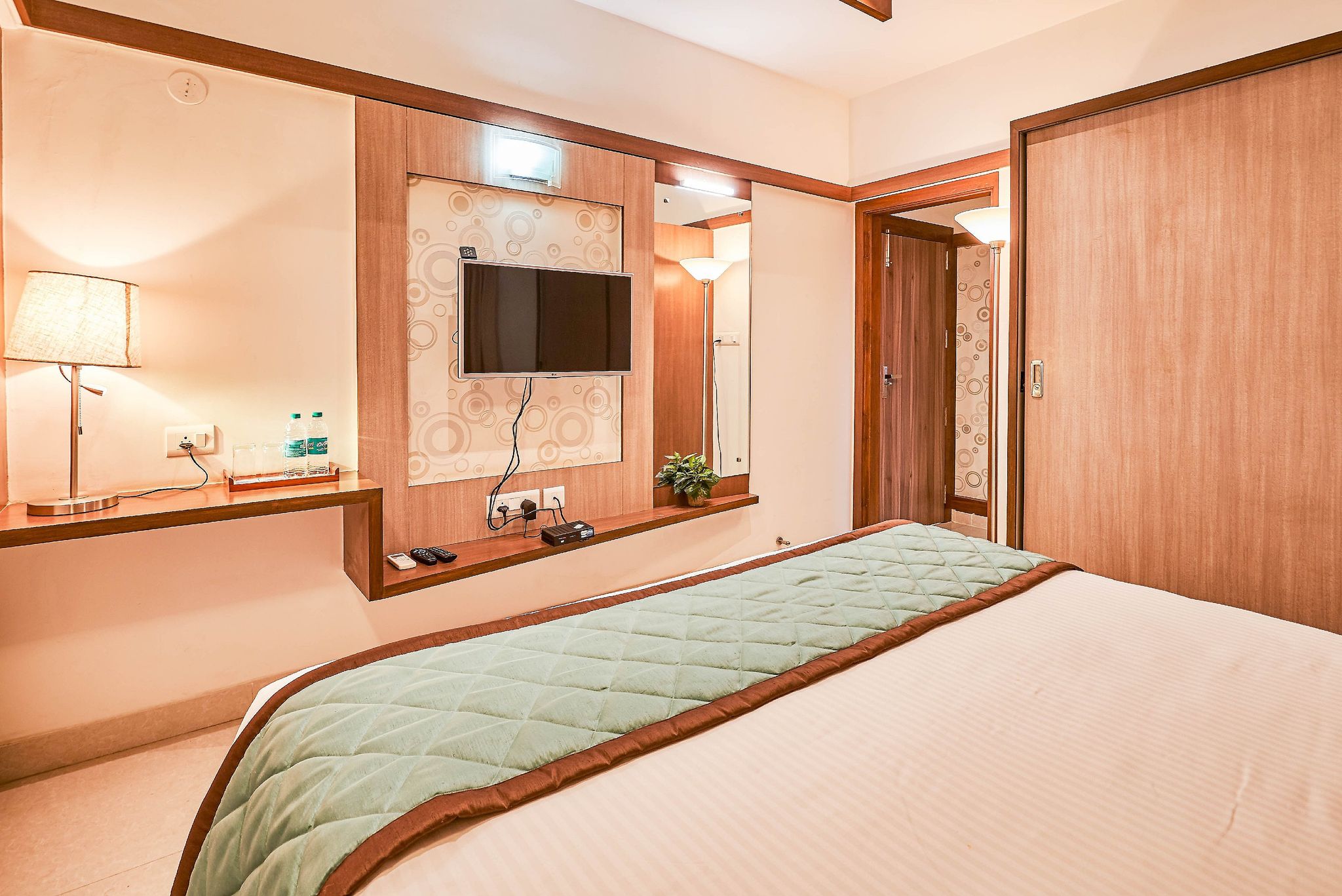 White Castle Superior Room 9