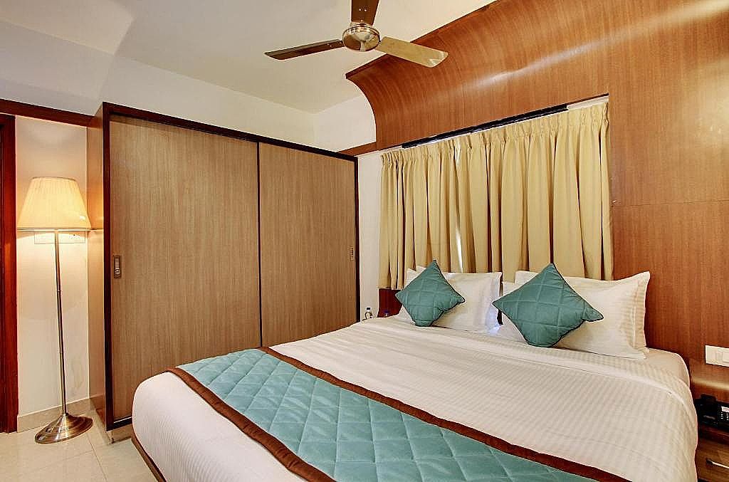 White Castle Superior Room 3