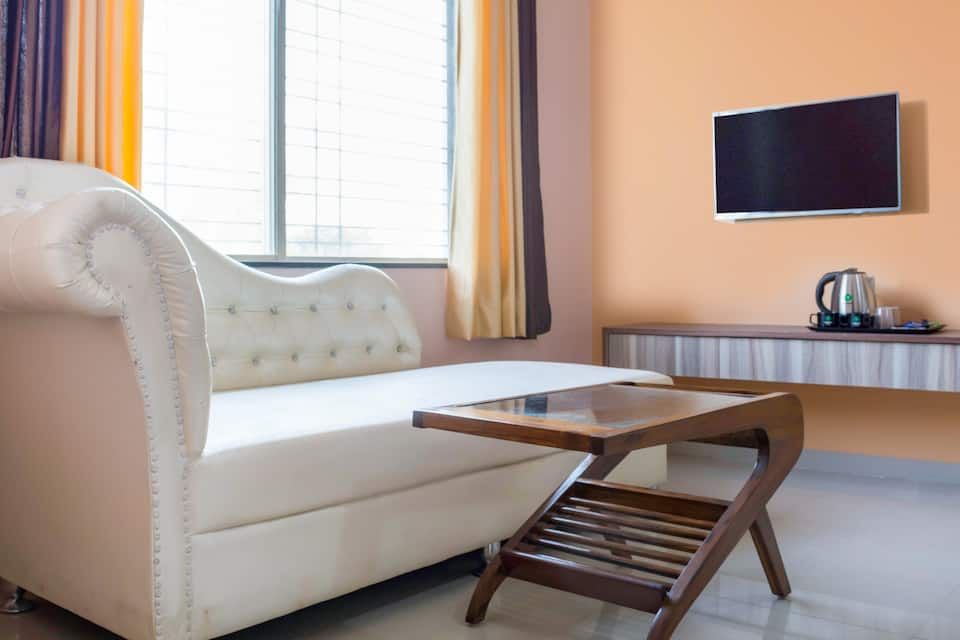 undefined Treebo Naunidh Suites 3