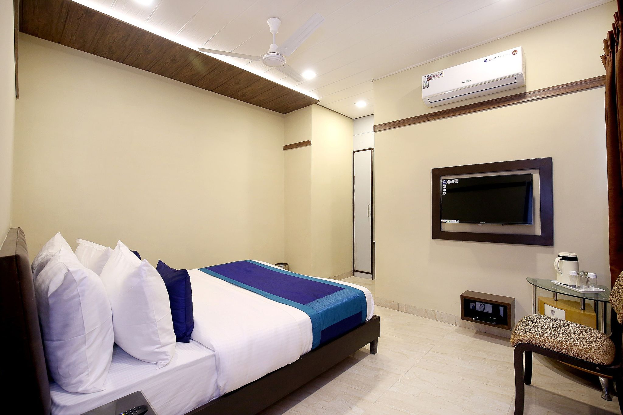 Hotel Seven- Centre of City Chandigarh Deluxe Room 16