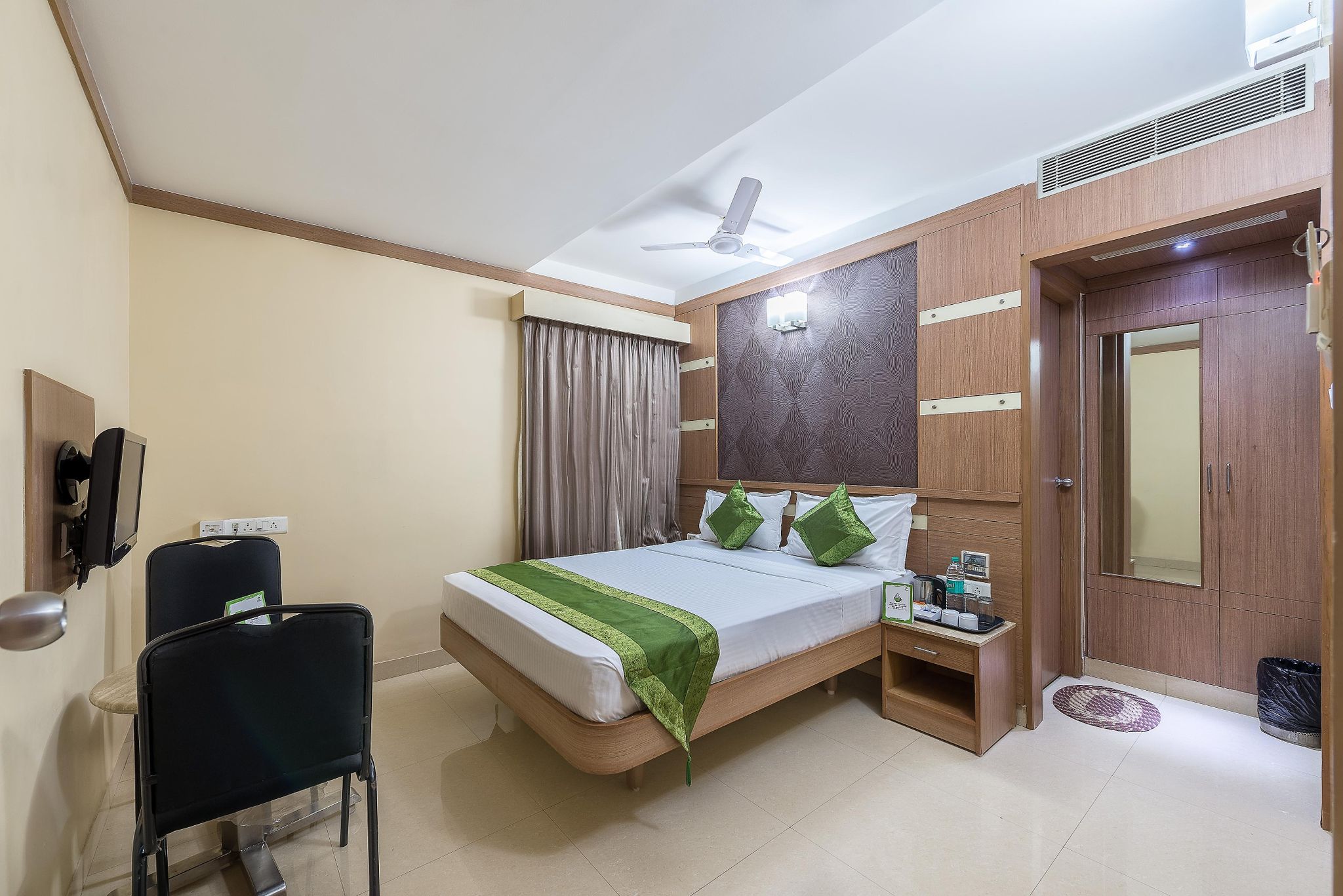 Treebo ESS Grande Deluxe Double Room 2