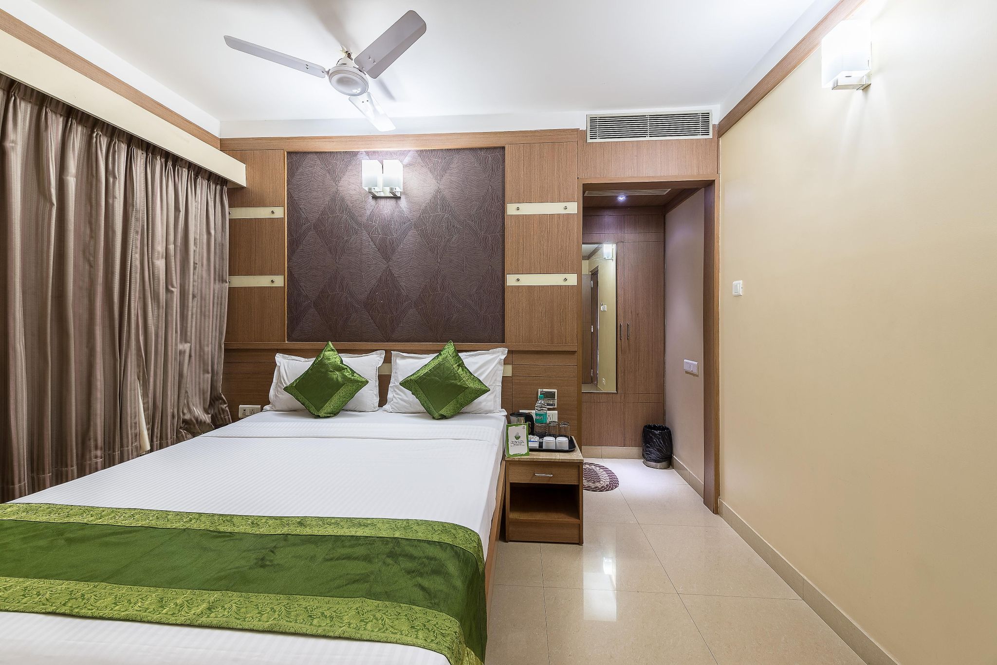 Treebo ESS Grande Deluxe Double Room 7