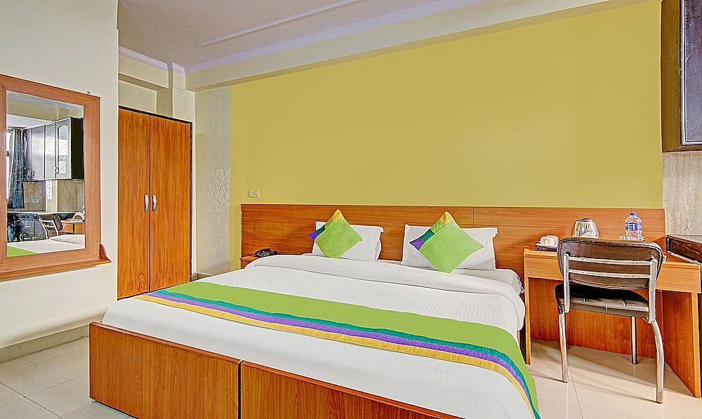 Treebo TMS Residency Deluxe Double Room 16
