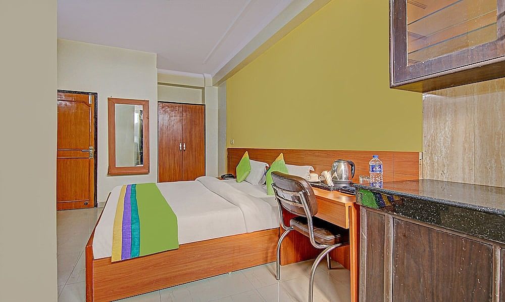 Treebo TMS Residency Deluxe Double Room 8