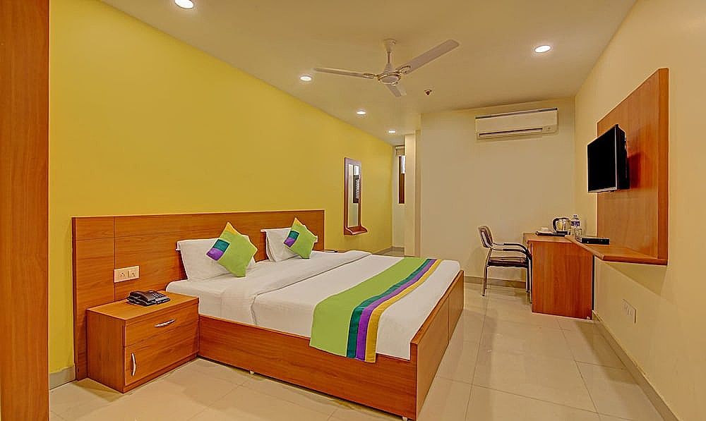 Treebo TMS Residency Deluxe Double Room 21