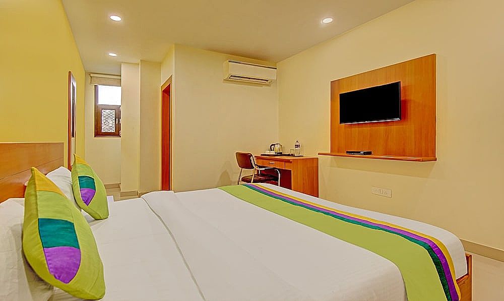 Treebo TMS Residency Deluxe Double Room 23
