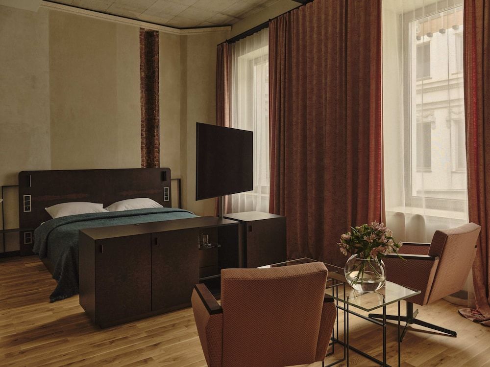 Grand Hotel Standard Double Room 8