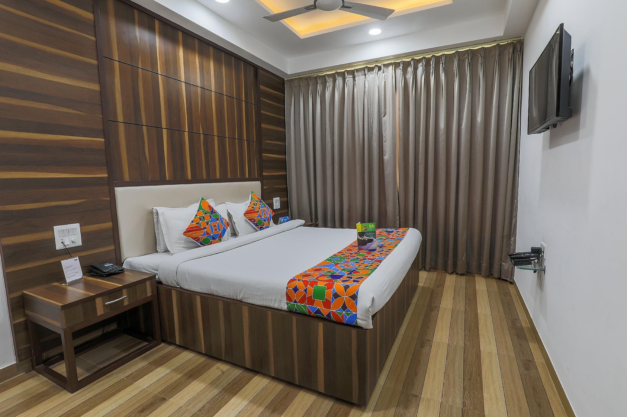 FabHotel Prime Sapphire Inn Deluxe Room 8