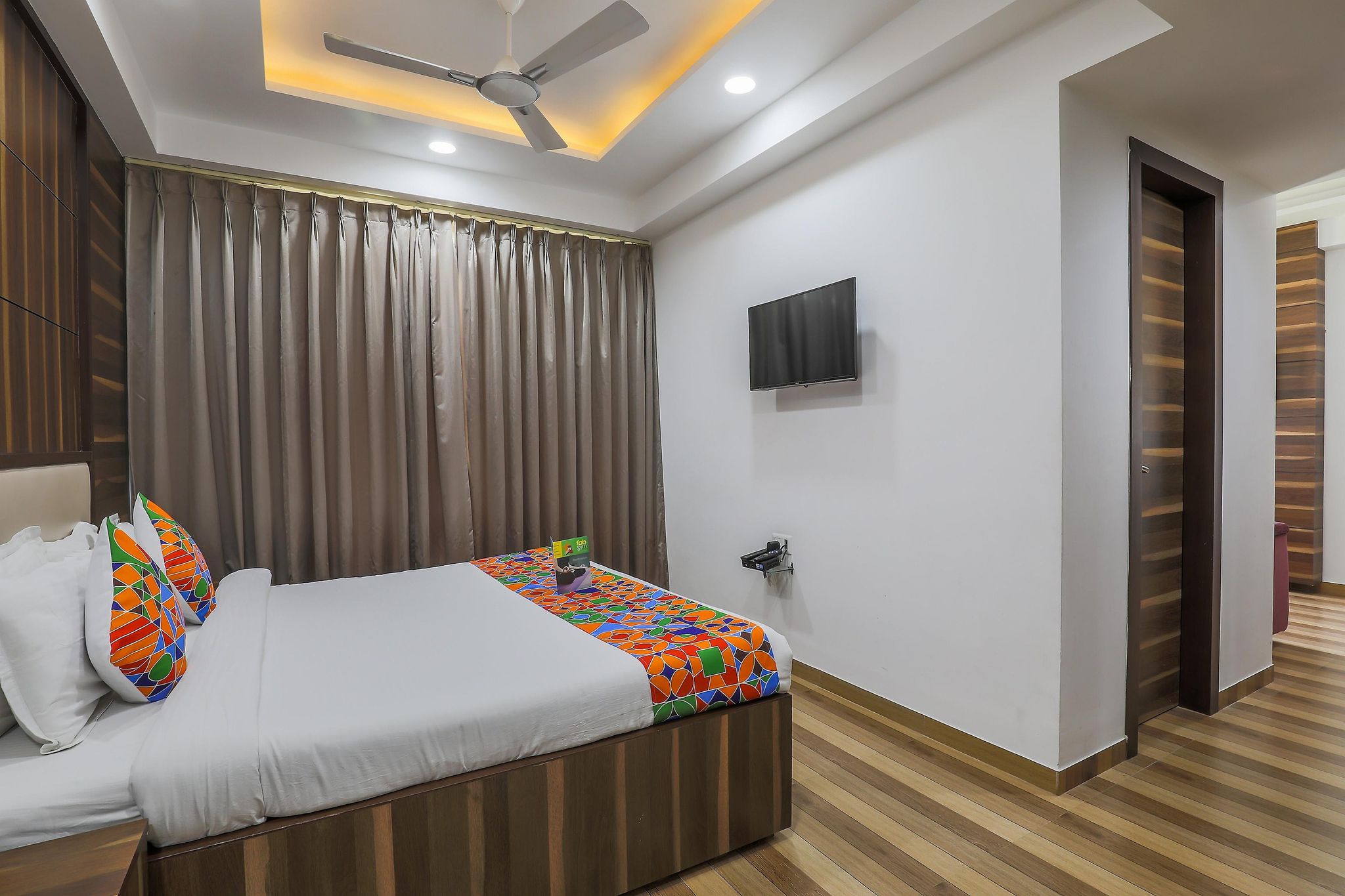 FabHotel Prime Sapphire Inn Deluxe Room 3