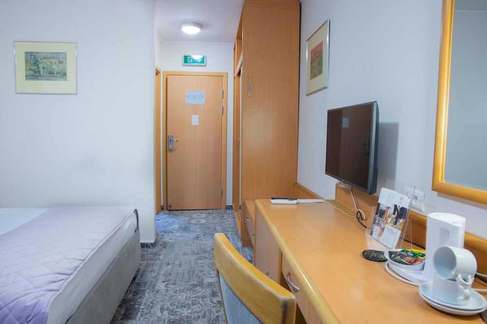 Hotel Mragowo Resort & Spa Double Room with sofa 5