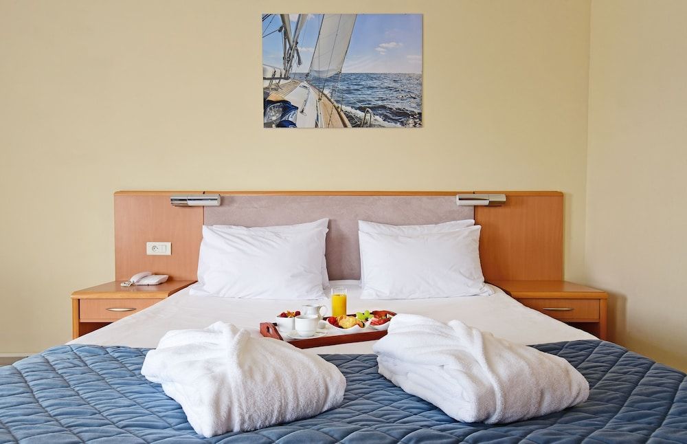 Hotel Mragowo Resort & Spa Double Room with sofa 2