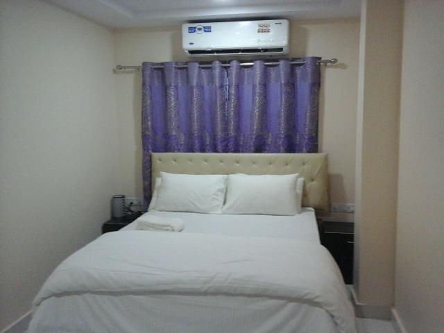 A Hotel & Convention Center Luxury 7