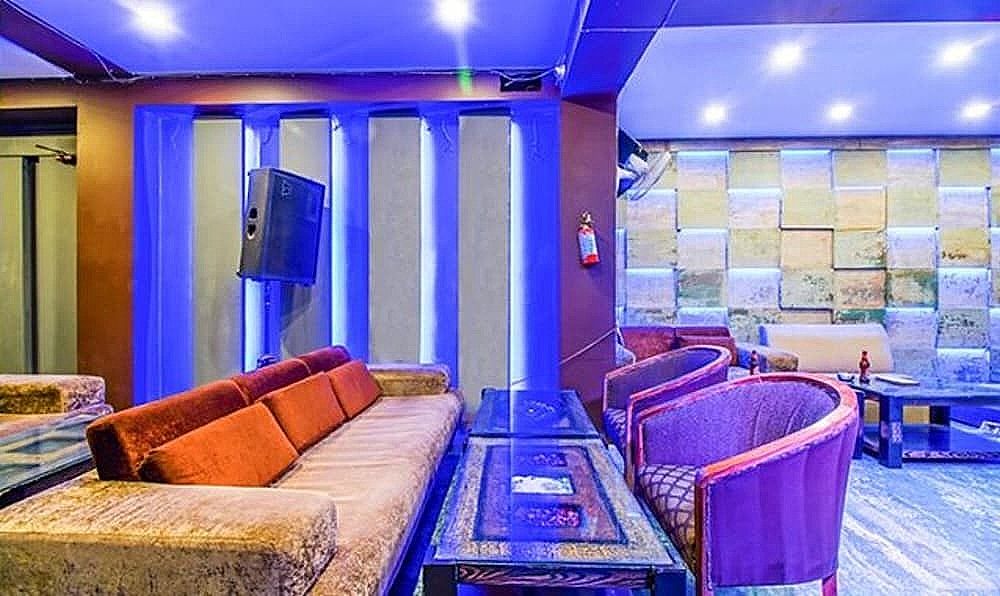 undefined  FabHotel White Klove 3