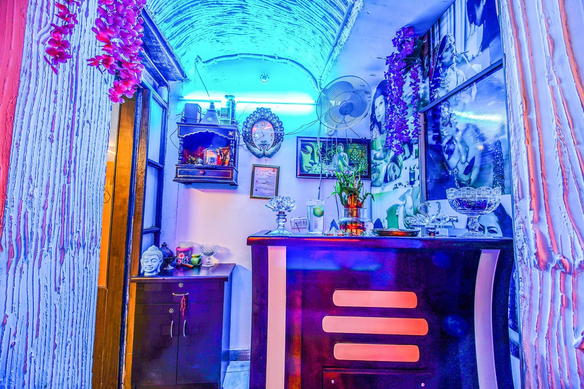  FabHotel White Klove