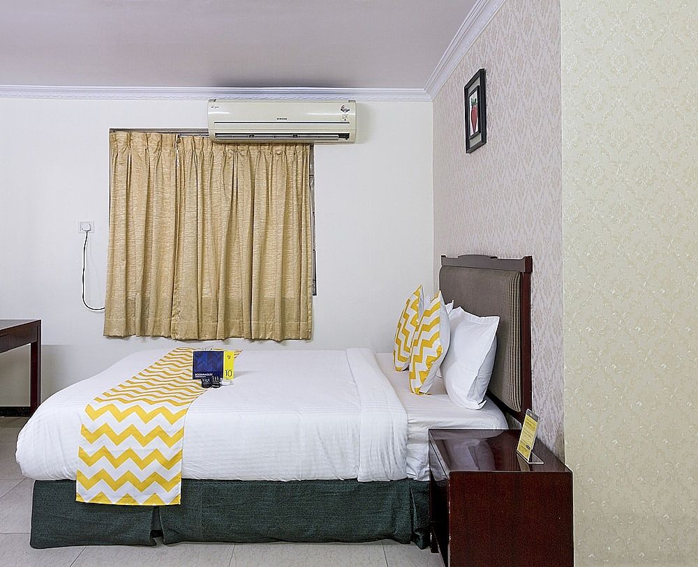 FabExpress Oriental Suites Deluxe Double Room 41