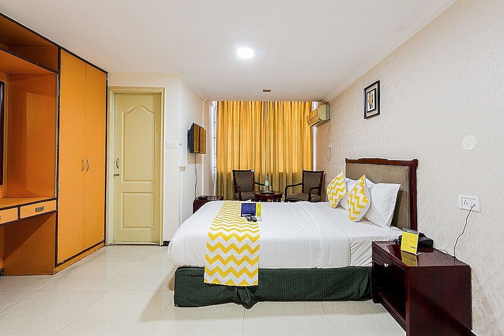 FabExpress Oriental Suites Deluxe Double Room 42