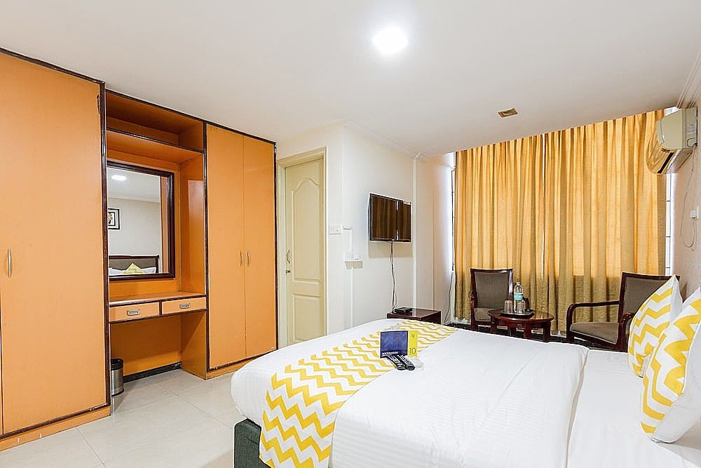 FabExpress Oriental Suites Deluxe Double Room 44