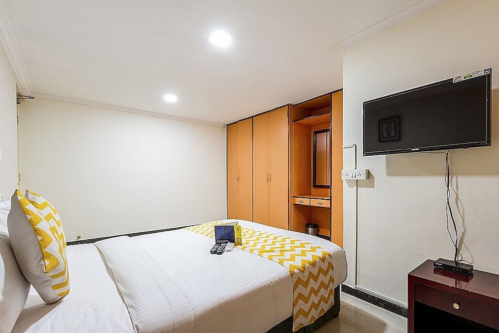 FabExpress Oriental Suites Deluxe Double Room