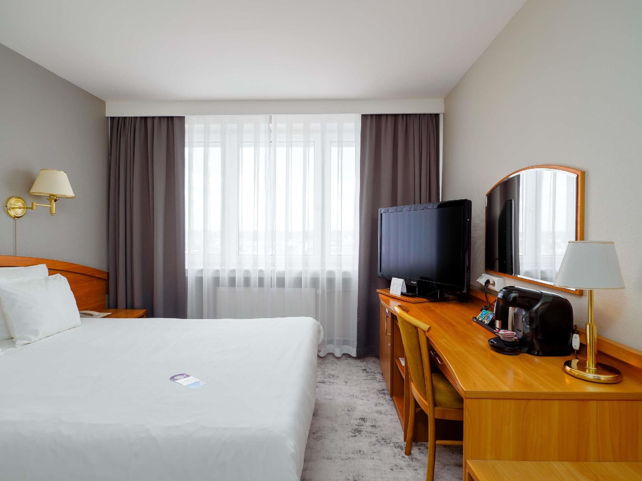 Standard Room with King Bed