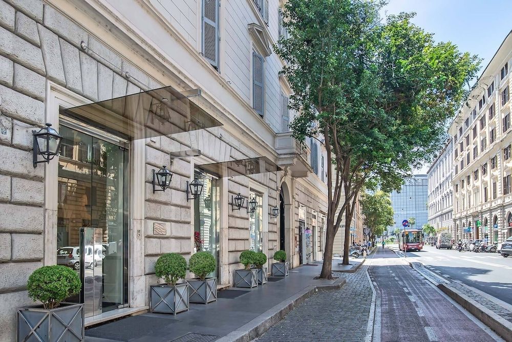 undefined Hotel Isa 8