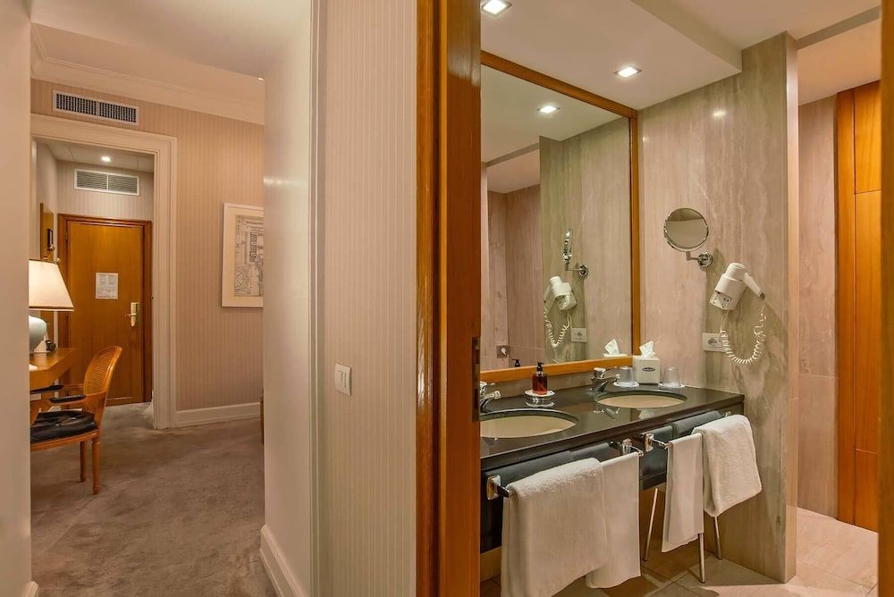 Hotel Isa Basic Room, 1 Double Bed 7