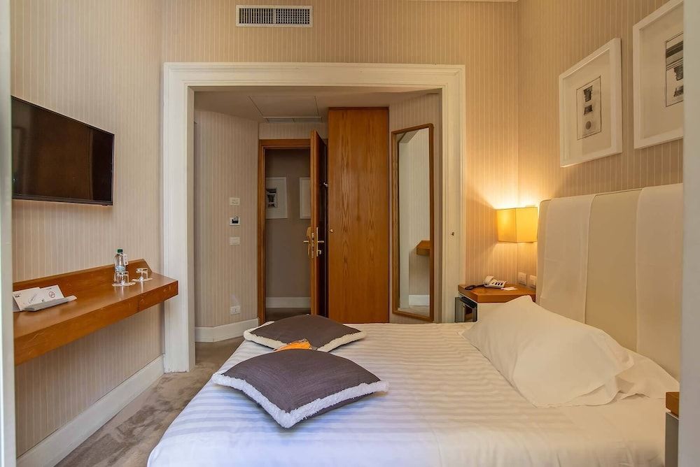 Hotel Isa Basic Room, 1 Double Bed 3