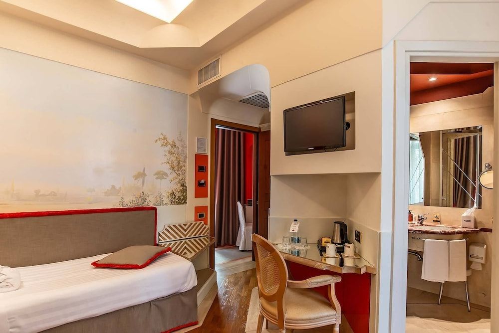 undefined Hotel Isa 10