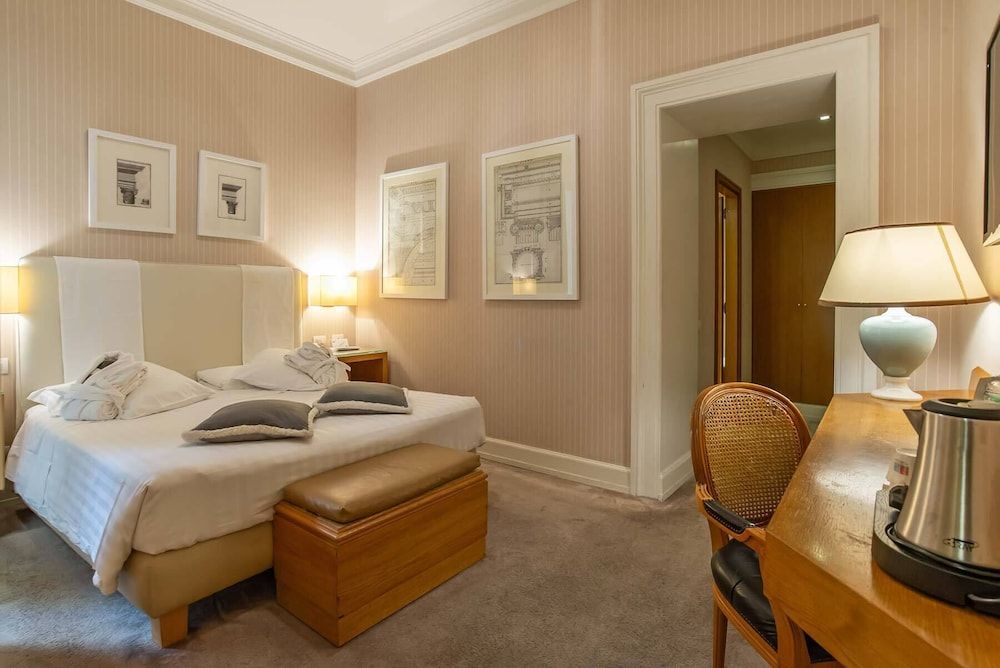 undefined Hotel Isa 5