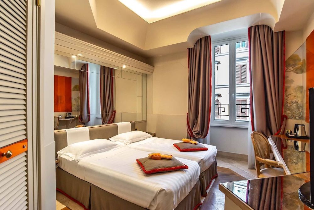 undefined Hotel Isa 4