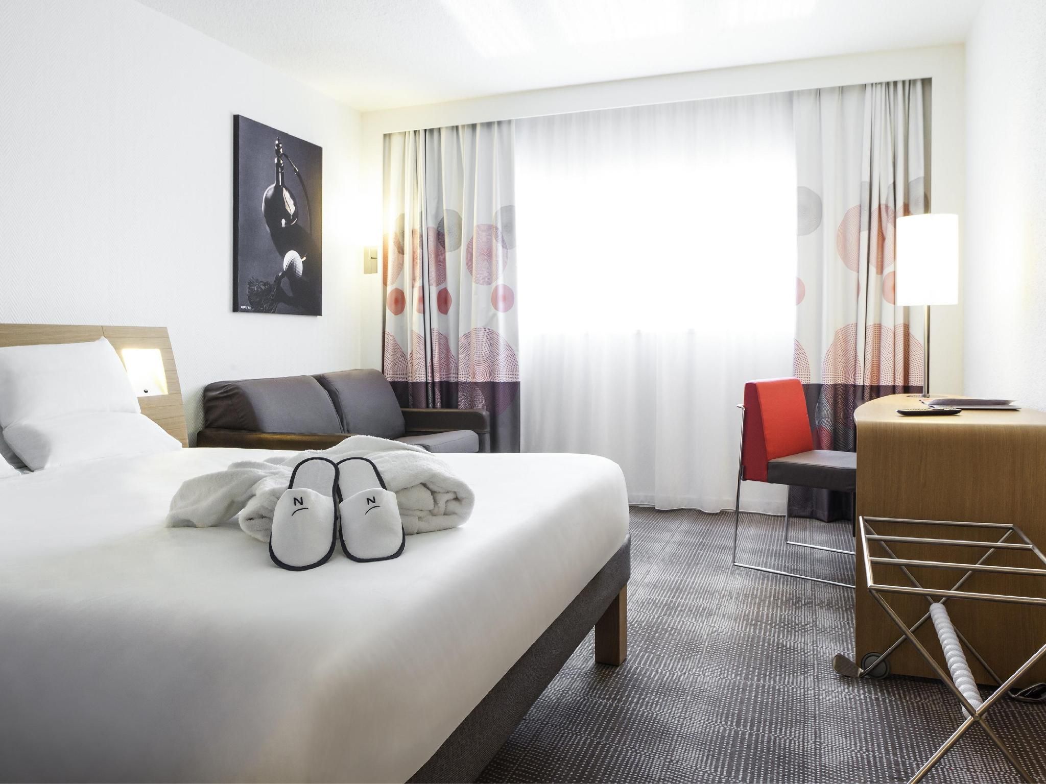 Superior Room With 1 Double Bed, Golf View