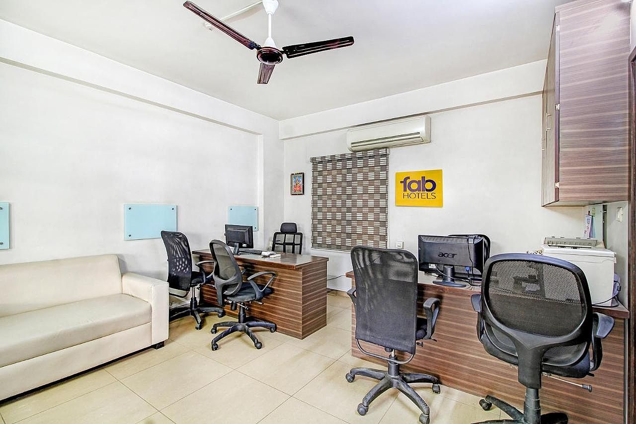 undefined FabHotel Hill View II 3