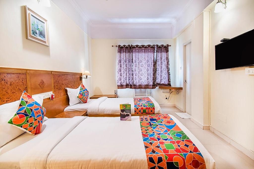 FabHotel Metro Manor Central Station Deluxe Double Room 4