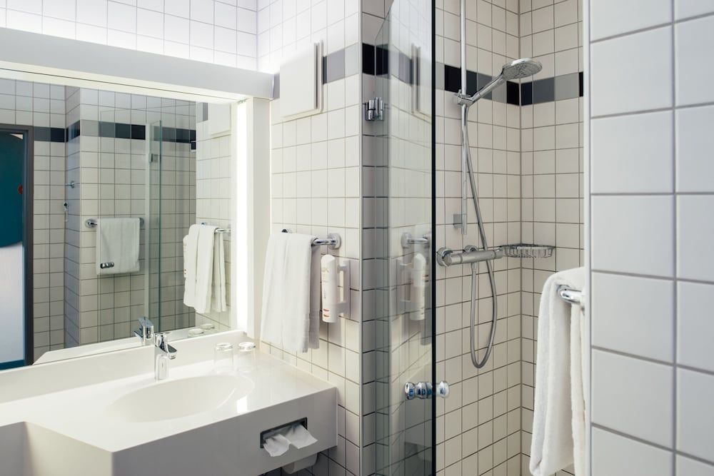 Vienna House Easy by Wyndham Limburg Comfort Room 7