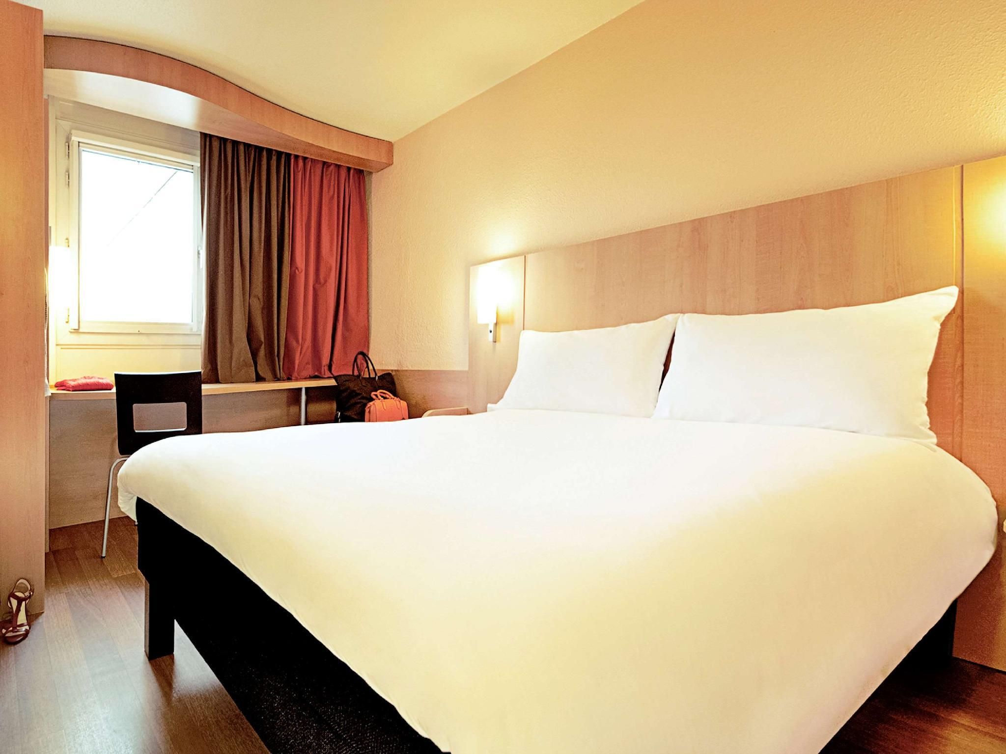 undefined ibis Düsseldorf Hauptbahnhof 9