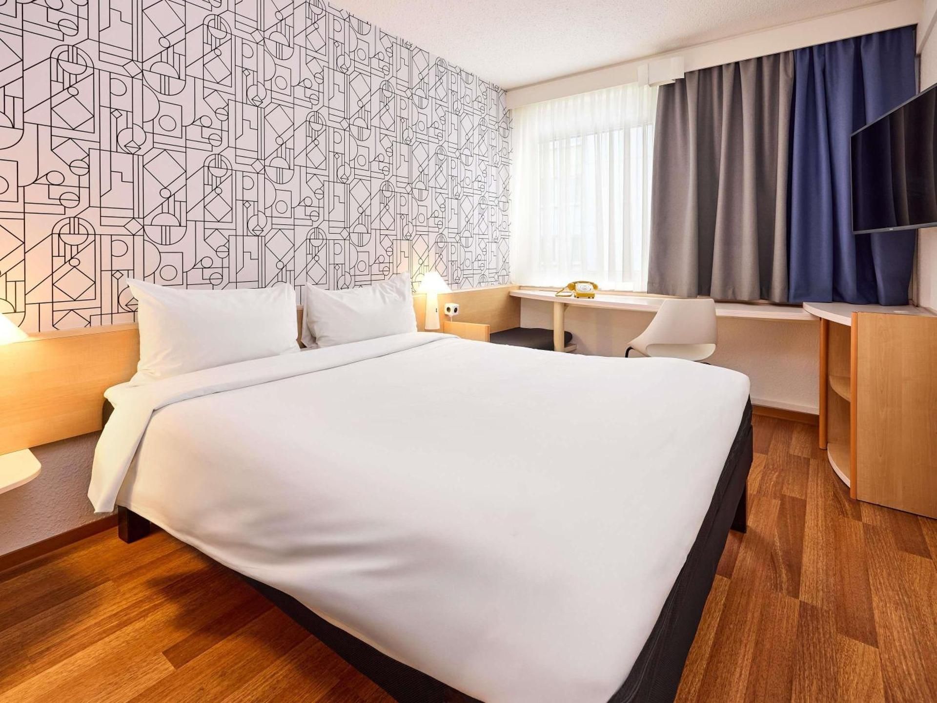 undefined ibis Düsseldorf Hauptbahnhof 8