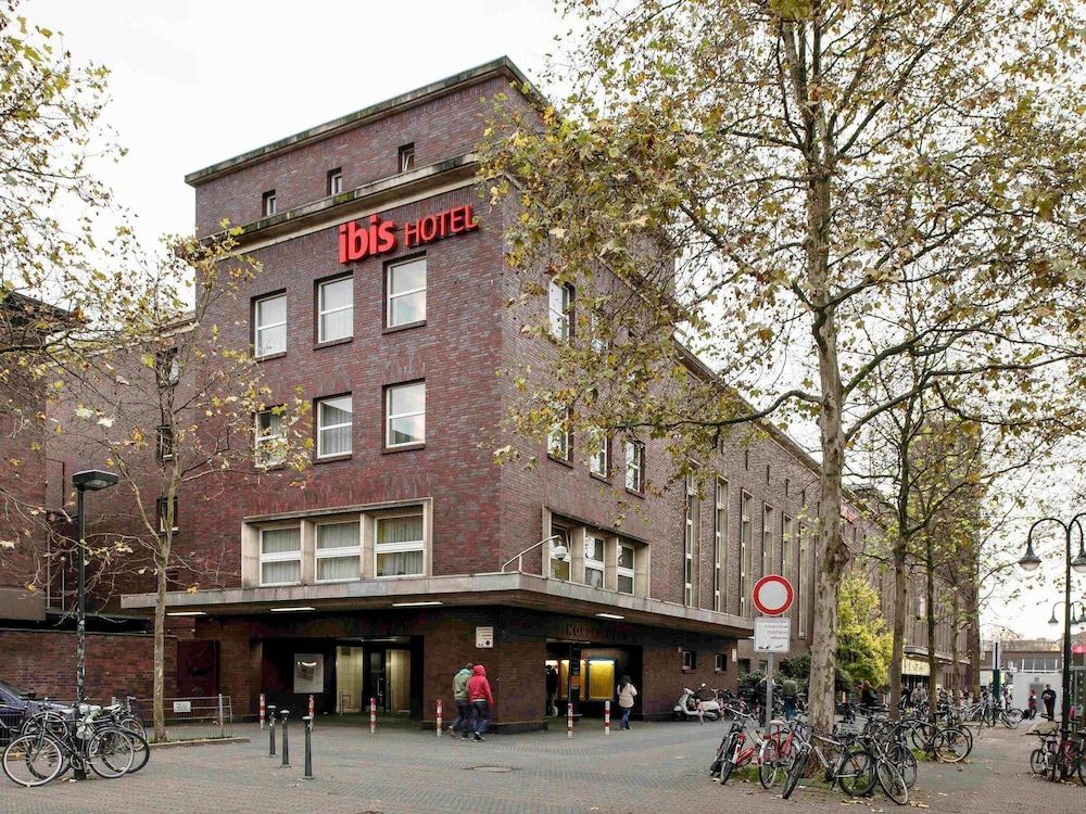 undefined ibis Düsseldorf Hauptbahnhof 7