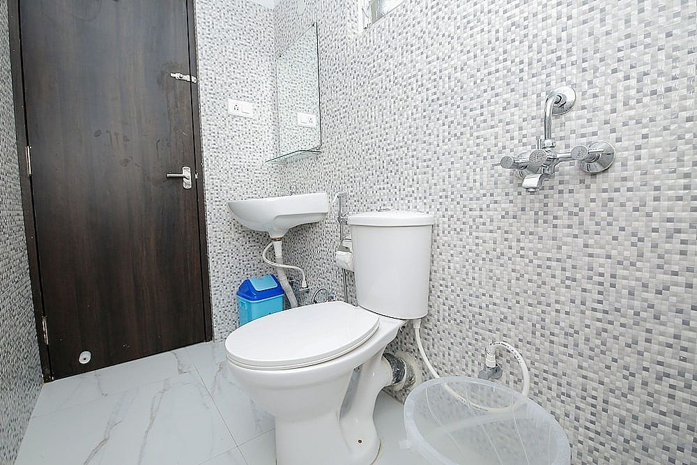  FabHotel Carnival Deluxe Room 18